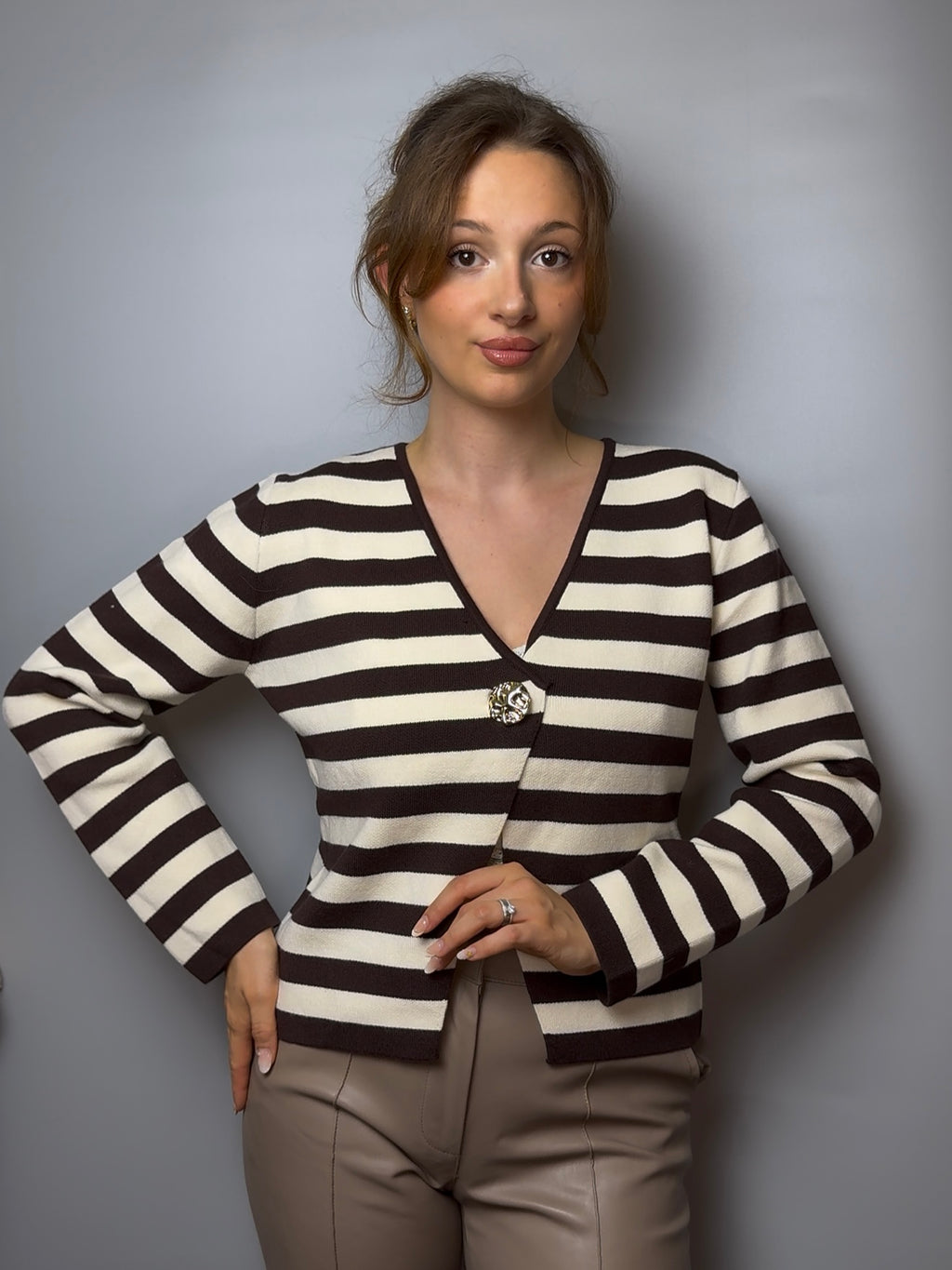 Strickjacke „Melted Button“, versch. Farben