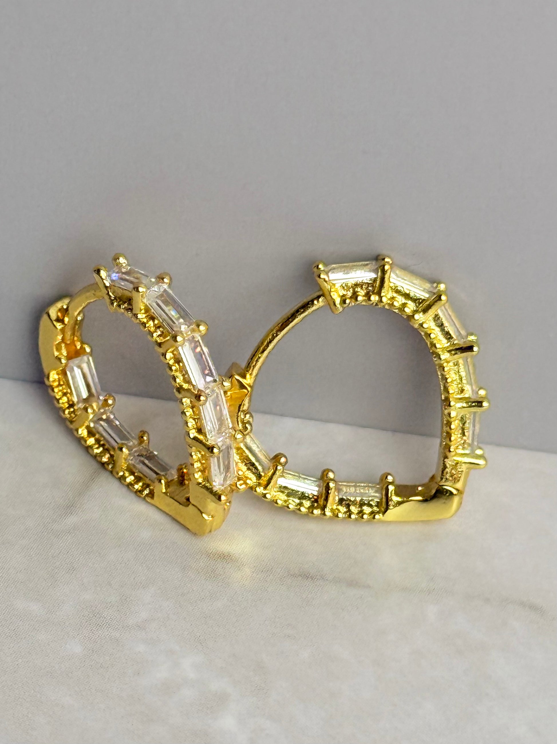 Hi-Life Oval Victoria Huggies 18 K vergoldet, versch. Farben